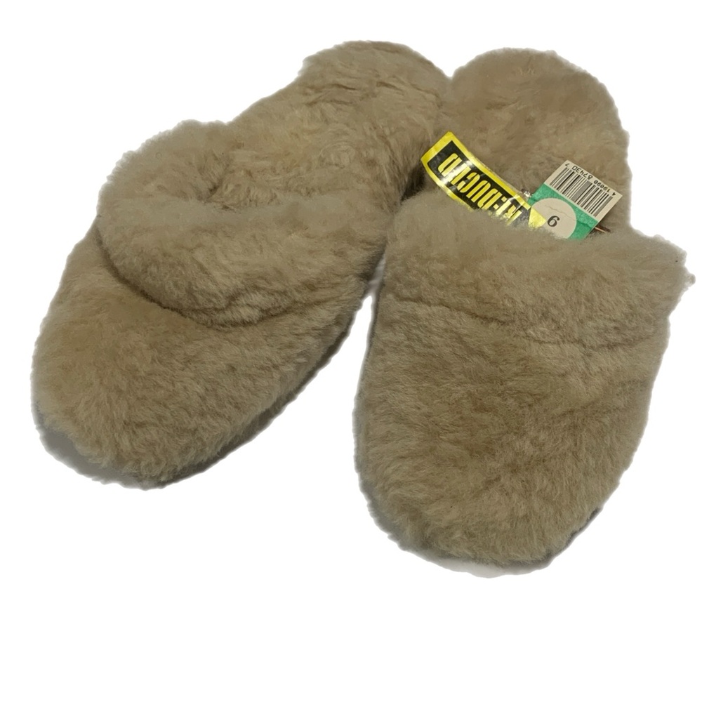 Cozy Tan Fuzzy Slippers Love Mates Size 9 Women’s Slippers‎ 3317